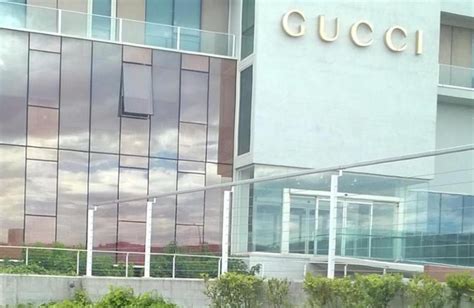 spaccio aziendale gucci scandicci|gucci outlet firenze.